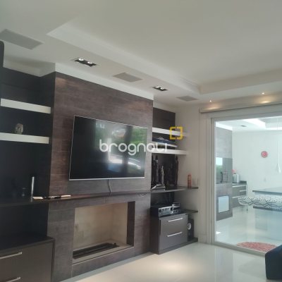 Casa com 995m², 9 quartos (sendo 8 suítes), 4 garagens, no bairro Jurerê Internacional em Florianópolis