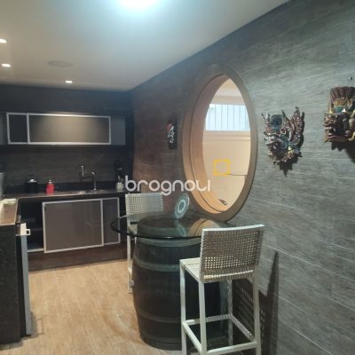 Casa com 995m², 9 quartos (sendo 8 suítes), 4 garagens, no bairro Jurerê Internacional em Florianópolis