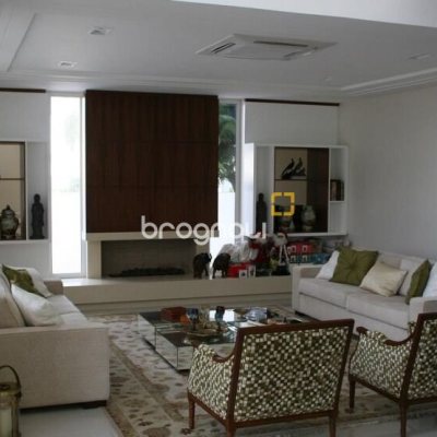 Casa com 758m², 5 quartos (sendo 5 suítes), 5 garagens, no bairro Jurerê Internacional em Florianópolis