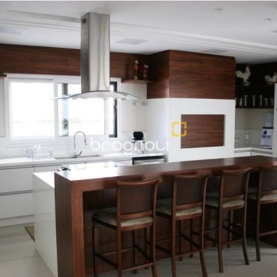 Casa com 758m², 5 quartos (sendo 5 suítes), 5 garagens, no bairro Jurerê Internacional em Florianópolis