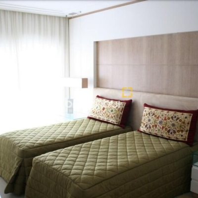 Casa com 758m², 5 quartos (sendo 5 suítes), 5 garagens, no bairro Jurerê Internacional em Florianópolis