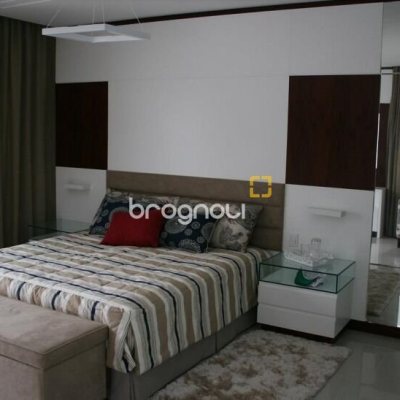 Casa com 758m², 5 quartos (sendo 5 suítes), 5 garagens, no bairro Jurerê Internacional em Florianópolis