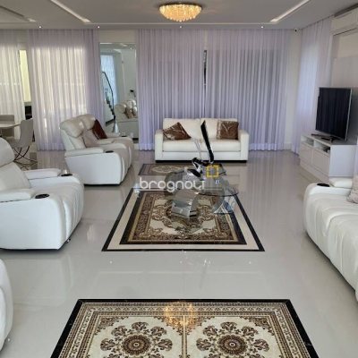 Casa com 739m², 4 quartos (sendo 4 suítes), 4 garagens, no bairro Jurerê Internacional em Florianópolis