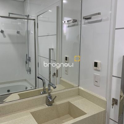 Casa com 739m², 4 quartos (sendo 4 suítes), 4 garagens, no bairro Jurerê Internacional em Florianópolis