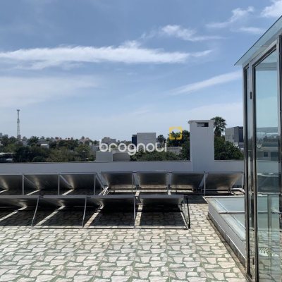Casa com 739m², 4 quartos (sendo 4 suítes), 4 garagens, no bairro Jurerê Internacional em Florianópolis