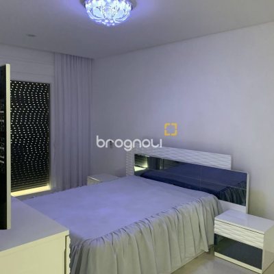 Casa com 739m², 4 quartos (sendo 4 suítes), 4 garagens, no bairro Jurerê Internacional em Florianópolis