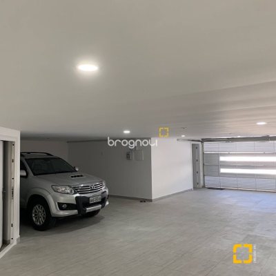 Casa com 739m², 4 quartos (sendo 4 suítes), 4 garagens, no bairro Jurerê Internacional em Florianópolis