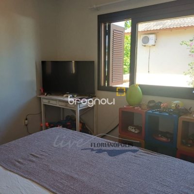 Casa com 200m², 4 quartos (sendo 1 suíte), 3 garagens, no bairro Jurerê Internacional em Florianópolis