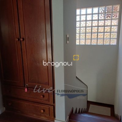Casa com 200m², 4 quartos (sendo 1 suíte), 3 garagens, no bairro Jurerê Internacional em Florianópolis