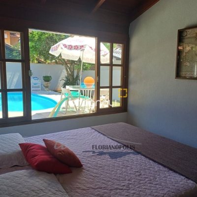 Casa com 200m², 4 quartos (sendo 1 suíte), 3 garagens, no bairro Jurerê Internacional em Florianópolis