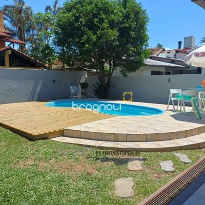 Casa com 200m², 4 quartos (sendo 1 suíte), 3 garagens, no bairro Jurerê Internacional em Florianópolis