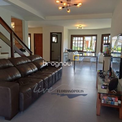 Casa com 200m², 4 quartos (sendo 1 suíte), 3 garagens, no bairro Jurerê Internacional em Florianópolis