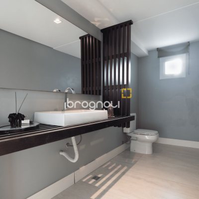 Casa com 818m², 6 quartos (sendo 4 suítes), 4 garagens, no bairro Canajurê em Florianópolis