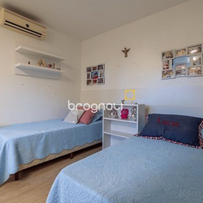 Casa com 818m², 6 quartos (sendo 4 suítes), 4 garagens, no bairro Canajurê em Florianópolis
