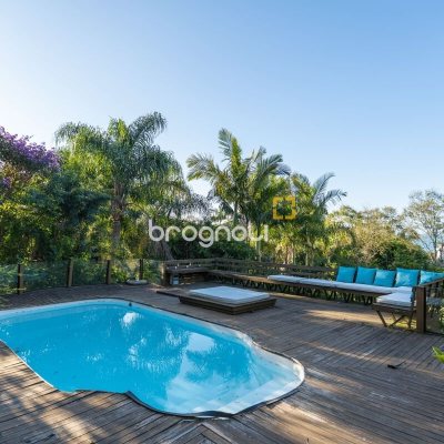 Casa com 818m², 6 quartos (sendo 4 suítes), 4 garagens, no bairro Canajurê em Florianópolis