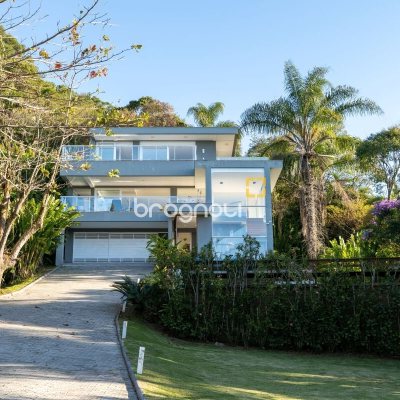 Casa com 818m², 6 quartos (sendo 4 suítes), 4 garagens, no bairro Canajurê em Florianópolis