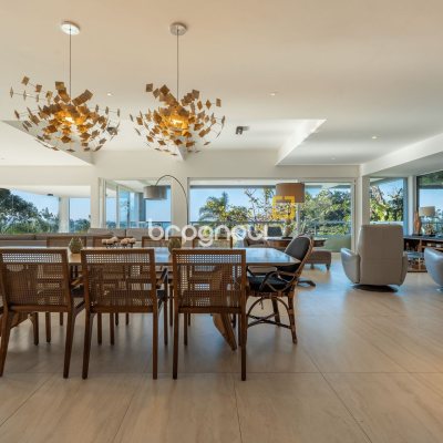 Casa com 818m², 6 quartos (sendo 4 suítes), 4 garagens, no bairro Canajurê em Florianópolis