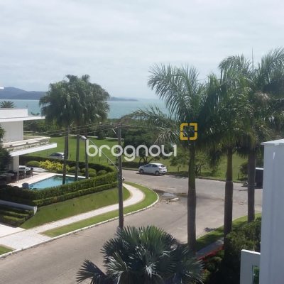 Casa com 421m², 4 quartos (sendo 4 suítes), 4 garagens, no bairro Jurerê em Florianópolis
