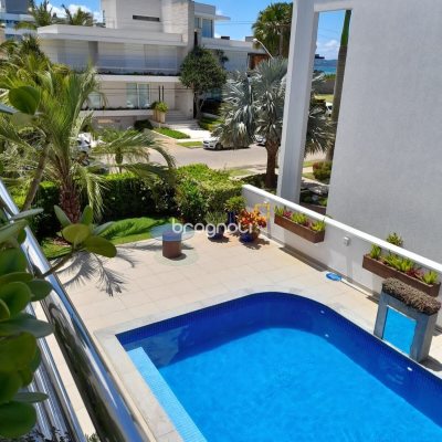 Casa com 421m², 4 quartos (sendo 4 suítes), 4 garagens, no bairro Jurerê em Florianópolis