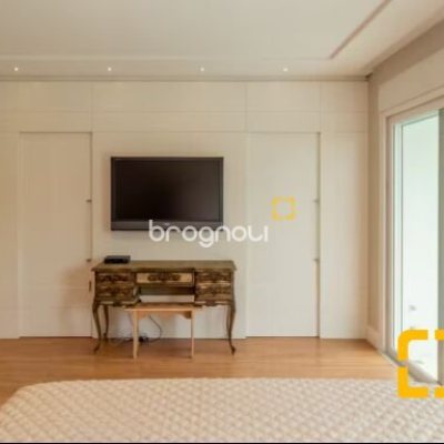 Casa com 650m², 7 quartos (sendo 6 suítes), 5 garagens, no bairro Jurerê Internacional em Florianópolis