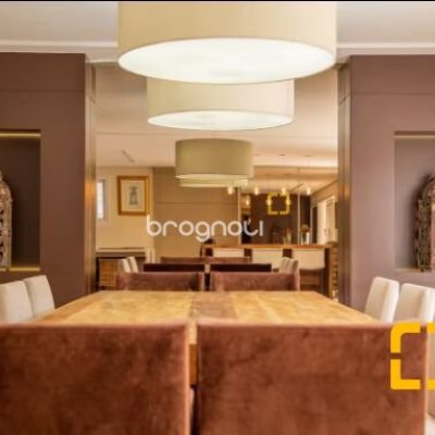 Casa com 650m², 7 quartos (sendo 6 suítes), 5 garagens, no bairro Jurerê Internacional em Florianópolis