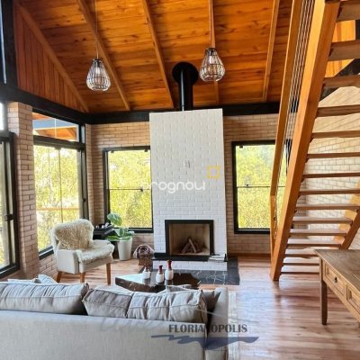 Casa com 200m², 3 quartos (sendo 2 suítes), 3 garagens, no bairro Rancho Queimado em Rancho Queimado