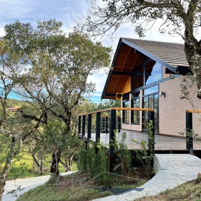 Casa com 200m², 3 quartos (sendo 2 suítes), 3 garagens, no bairro Rancho Queimado em Rancho Queimado