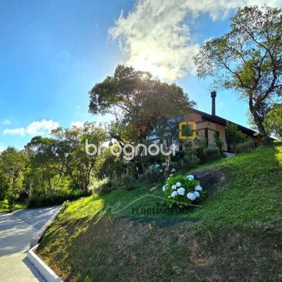 Casa com 200m², 3 quartos (sendo 2 suítes), 3 garagens, no bairro Rancho Queimado em Rancho Queimado