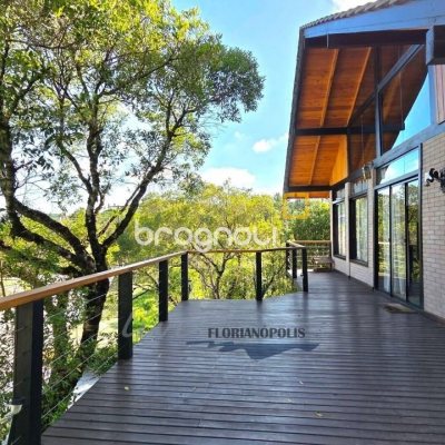 Casa com 200m², 3 quartos (sendo 2 suítes), 3 garagens, no bairro Rancho Queimado em Rancho Queimado