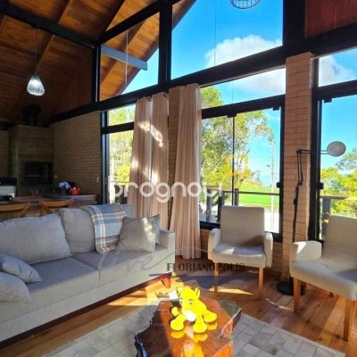 Casa com 200m², 3 quartos (sendo 2 suítes), 3 garagens, no bairro Rancho Queimado em Rancho Queimado