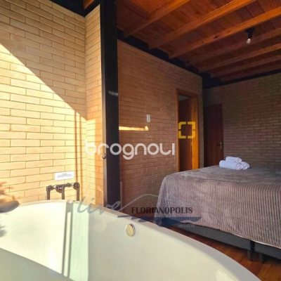 Casa com 200m², 3 quartos (sendo 2 suítes), 3 garagens, no bairro Rancho Queimado em Rancho Queimado