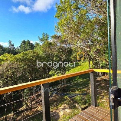 Casa com 200m², 3 quartos (sendo 2 suítes), 3 garagens, no bairro Rancho Queimado em Rancho Queimado