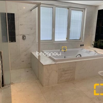 Casa com 1050m², 4 quartos (sendo 4 suítes), 5 garagens, no bairro Jurerê Internacional em Florianópolis