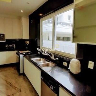 Casa com 1050m², 4 quartos (sendo 4 suítes), 5 garagens, no bairro Jurerê Internacional em Florianópolis