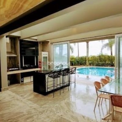 Casa com 1050m², 4 quartos (sendo 4 suítes), 5 garagens, no bairro Jurerê Internacional em Florianópolis