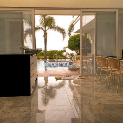 Casa com 1050m², 4 quartos (sendo 4 suítes), 5 garagens, no bairro Jurerê Internacional em Florianópolis