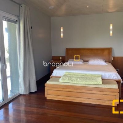 Casa com 1050m², 4 quartos (sendo 4 suítes), 5 garagens, no bairro Jurerê Internacional em Florianópolis