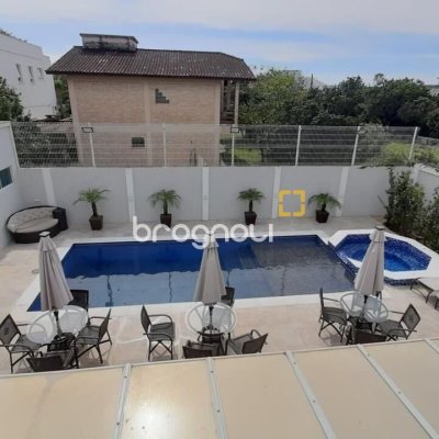 Casa com 500m², 6 quartos (sendo 6 suítes), 3 garagens, no bairro Jurerê Internacional em Florianópolis