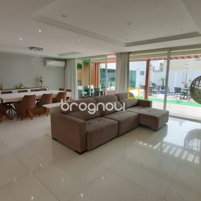 Casa com 500m², 6 quartos (sendo 6 suítes), 3 garagens, no bairro Jurerê Internacional em Florianópolis