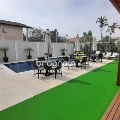 Casa com 500m², 6 quartos (sendo 6 suítes), 3 garagens, no bairro Jurerê Internacional em Florianópolis