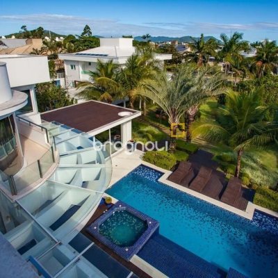 Casa com 1200m², 5 quartos (sendo 5 suítes), 6 garagens, no bairro Jurerê Internacional em Florianópolis