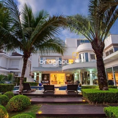 Casa com 1200m², 5 quartos (sendo 5 suítes), 6 garagens, no bairro Jurerê Internacional em Florianópolis
