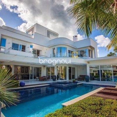 Casa com 1200m², 5 quartos (sendo 5 suítes), 6 garagens, no bairro Jurerê Internacional em Florianópolis