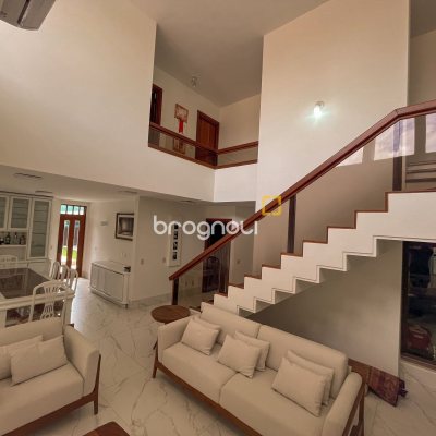 Casa com 300m², 4 quartos (sendo 4 suítes), 4 garagens, no bairro Jurerê Internacional em Florianópolis
