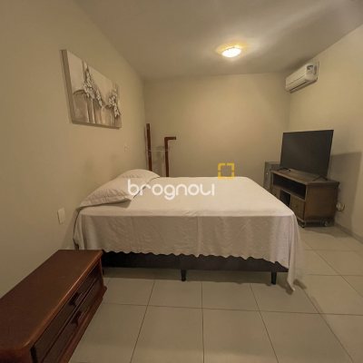 Casa com 300m², 4 quartos (sendo 4 suítes), 4 garagens, no bairro Jurerê Internacional em Florianópolis