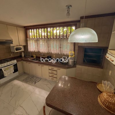 Casa com 300m², 4 quartos (sendo 4 suítes), 4 garagens, no bairro Jurerê Internacional em Florianópolis