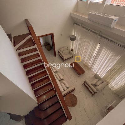Casa com 300m², 4 quartos (sendo 4 suítes), 4 garagens, no bairro Jurerê Internacional em Florianópolis