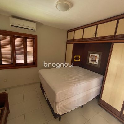 Casa com 300m², 4 quartos (sendo 4 suítes), 4 garagens, no bairro Jurerê Internacional em Florianópolis