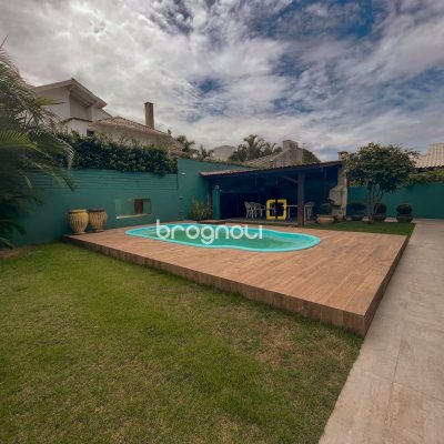 Casa com 300m², 4 quartos (sendo 4 suítes), 4 garagens, no bairro Jurerê Internacional em Florianópolis