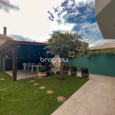 Casa com 300m², 4 quartos (sendo 4 suítes), 4 garagens, no bairro Jurerê Internacional em Florianópolis